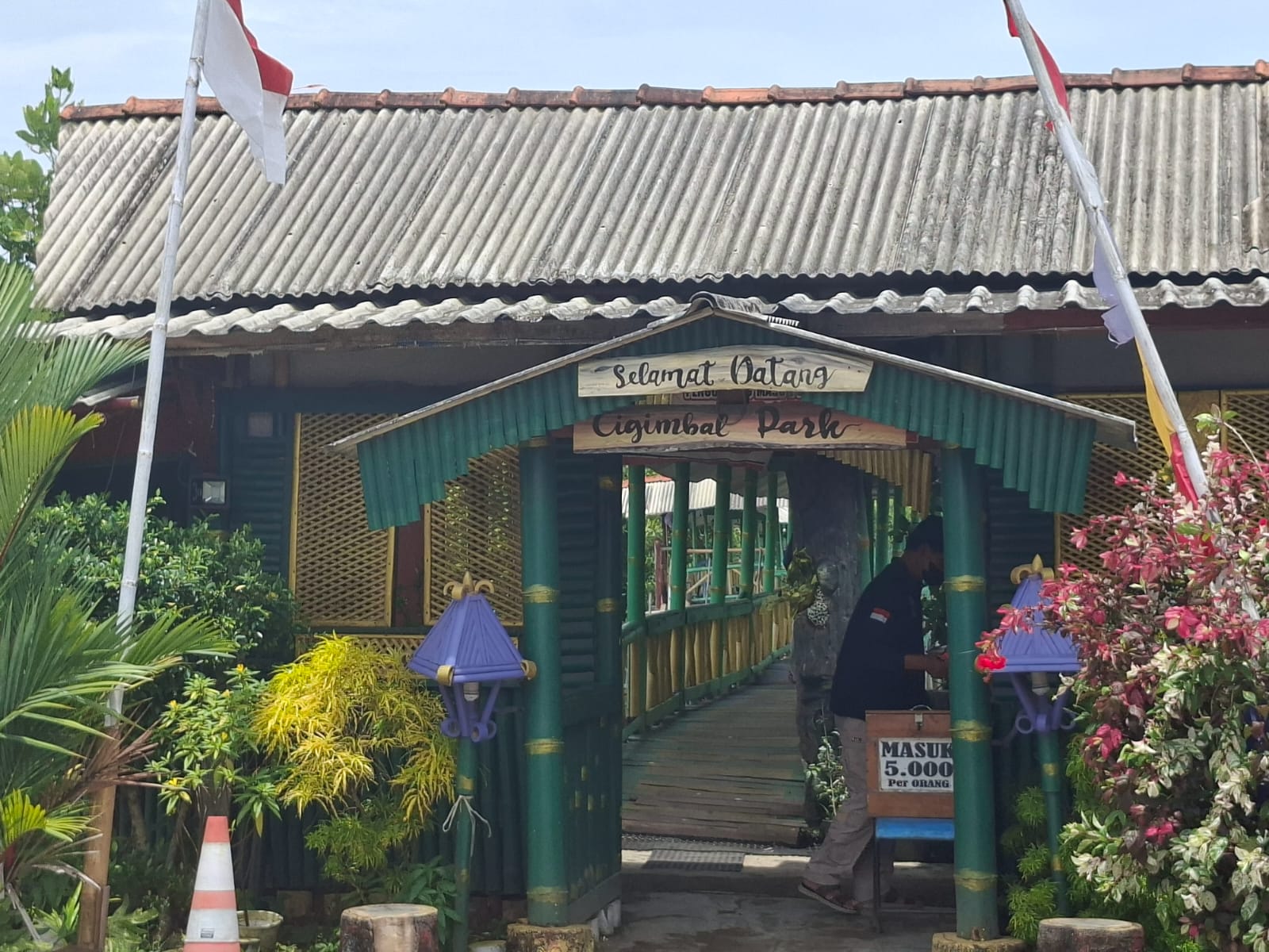 Senja di Bukit Cigimbal: Rahasia Liburan Tanpa Antrean